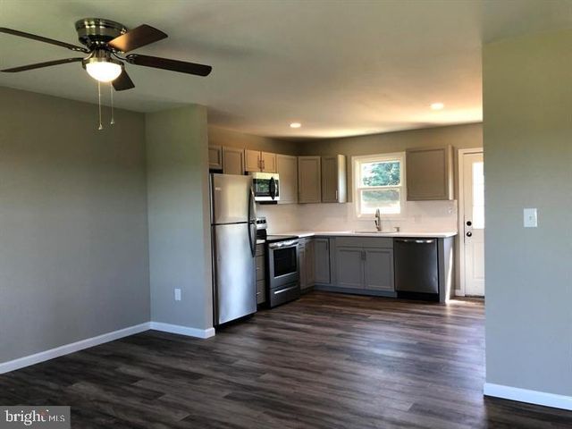 9384 WINDSOR DR, King George, VA 22485