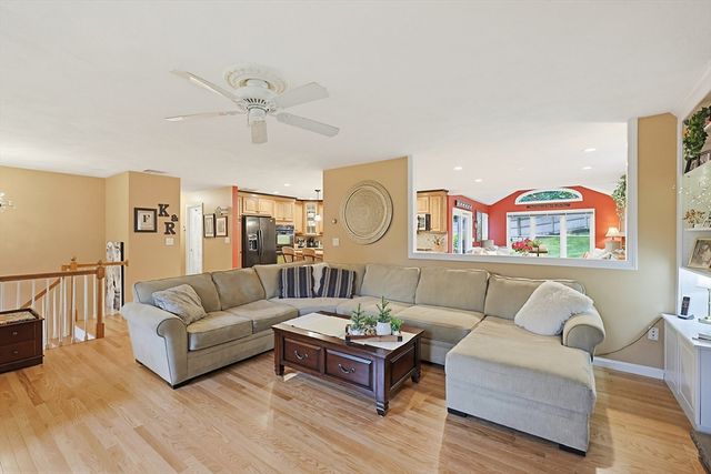 5 Otter Pond Road, Lynnfield, MA 01940