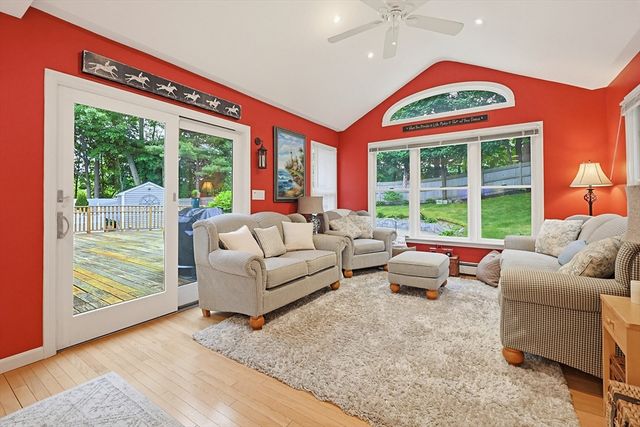 5 Otter Pond Road, Lynnfield, MA 01940