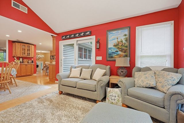 5 Otter Pond Road, Lynnfield, MA 01940