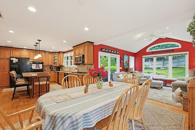 5 Otter Pond Road, Lynnfield, MA 01940