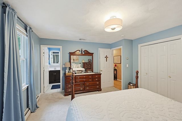 5 Otter Pond Road, Lynnfield, MA 01940