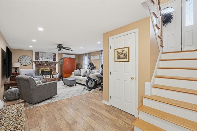 5 Otter Pond Road, Lynnfield, MA 01940