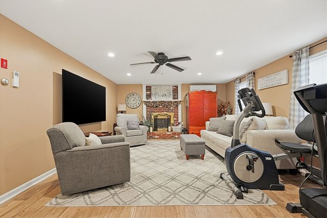 5 Otter Pond Road, Lynnfield, MA 01940