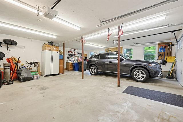 5 Otter Pond Road, Lynnfield, MA 01940