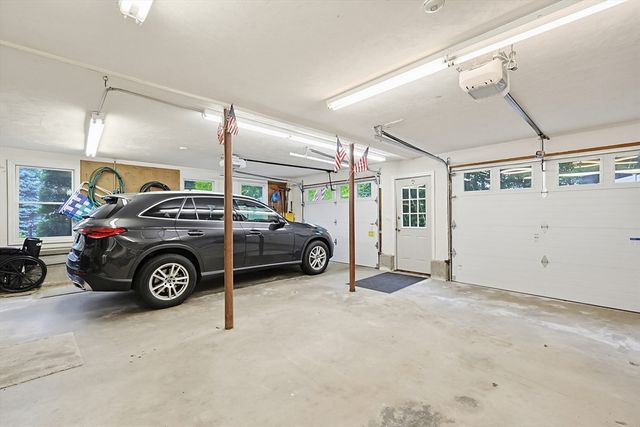5 Otter Pond Road, Lynnfield, MA 01940