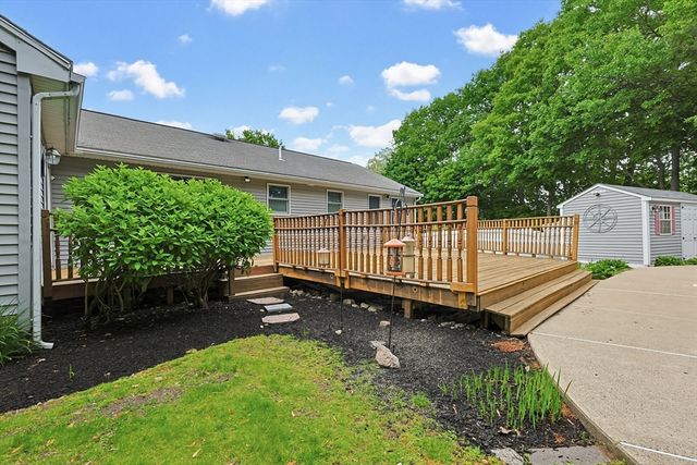 5 Otter Pond Road, Lynnfield, MA 01940