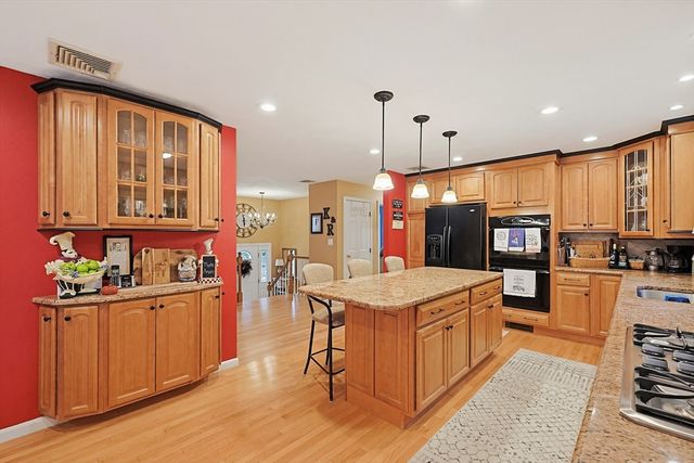 5 Otter Pond Road, Lynnfield, MA 01940