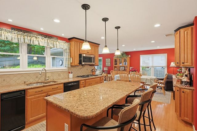 5 Otter Pond Road, Lynnfield, MA 01940