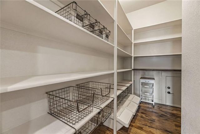 7026 Belmont Drive, Shawnee, KS 66226