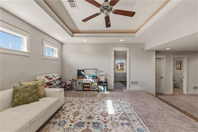 7026 Belmont Drive, Shawnee, KS 66226