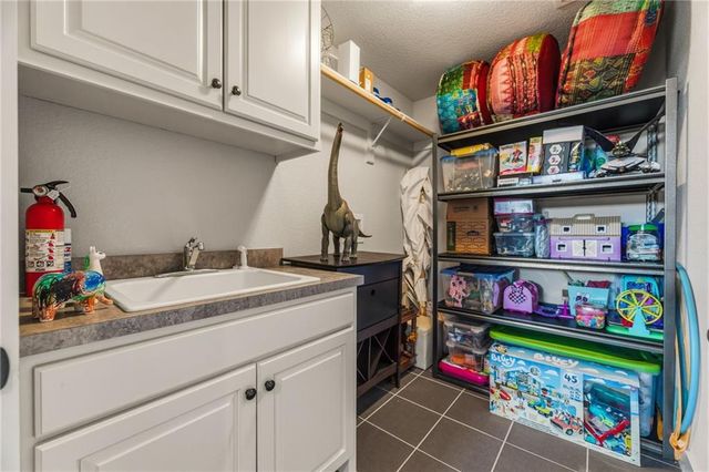 7026 Belmont Drive, Shawnee, KS 66226