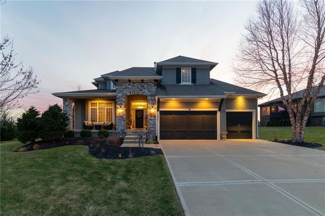 7026 Belmont Drive, Shawnee, KS 66226