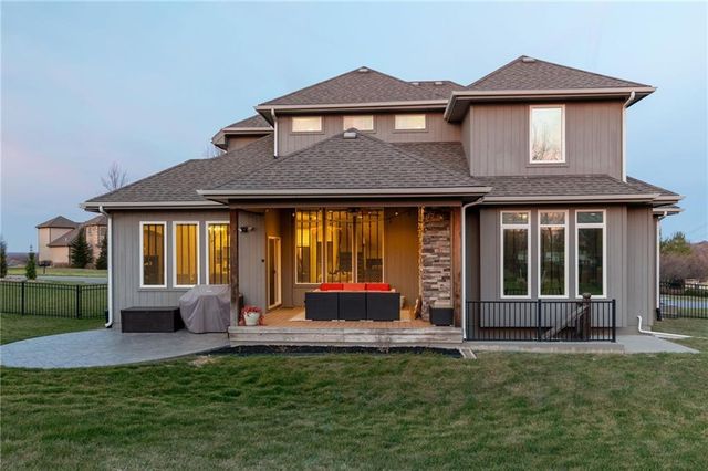 7026 Belmont Drive, Shawnee, KS 66226