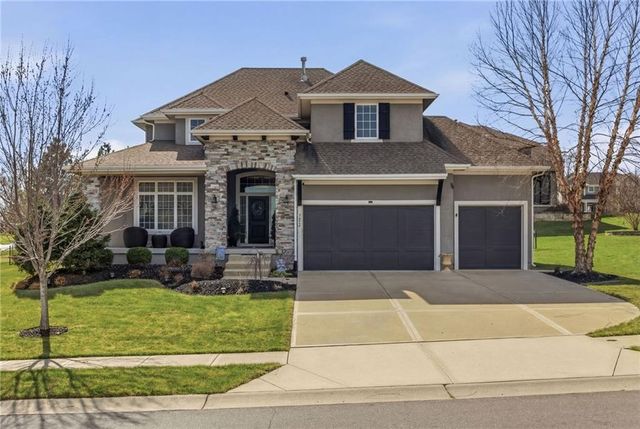 7026 Belmont Drive, Shawnee, KS 66226