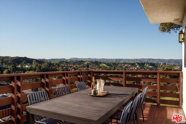 4249 Torreon Drive, Woodland Hills, CA 91364