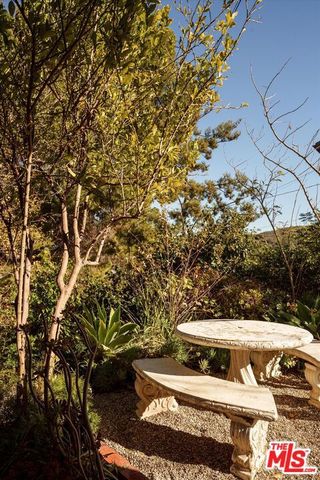 4249 Torreon Drive, Woodland Hills, CA 91364