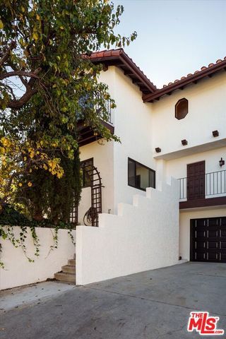 4249 Torreon Drive, Woodland Hills, CA 91364