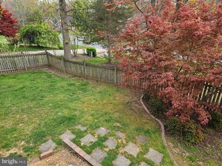 10 LOCKWOOD DR, Fredericksburg, VA 22405