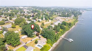 30 Johnnycake Lane, Portsmouth, RI 02871