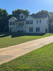 157 Dogwood Glen Dr, Aragon, GA 30104