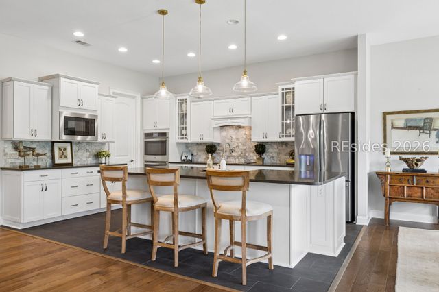 395 Castaway Dr, Bluffton, SC 29910