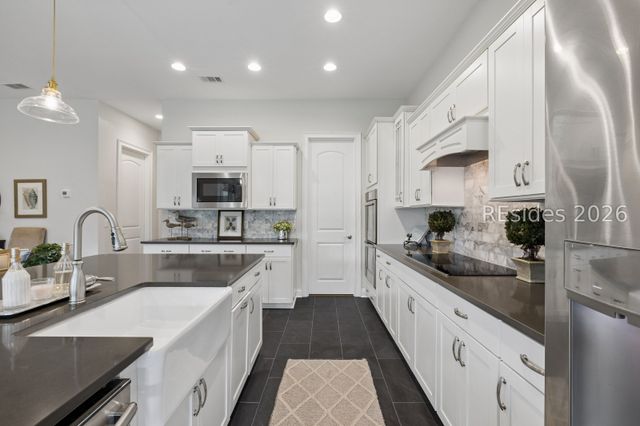 395 Castaway Dr, Bluffton, SC 29910