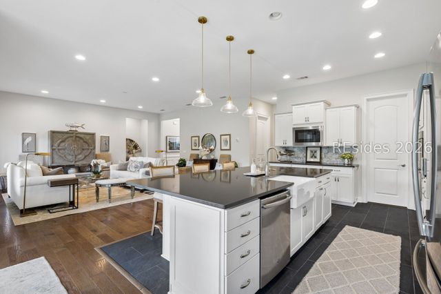 395 Castaway Dr, Bluffton, SC 29910