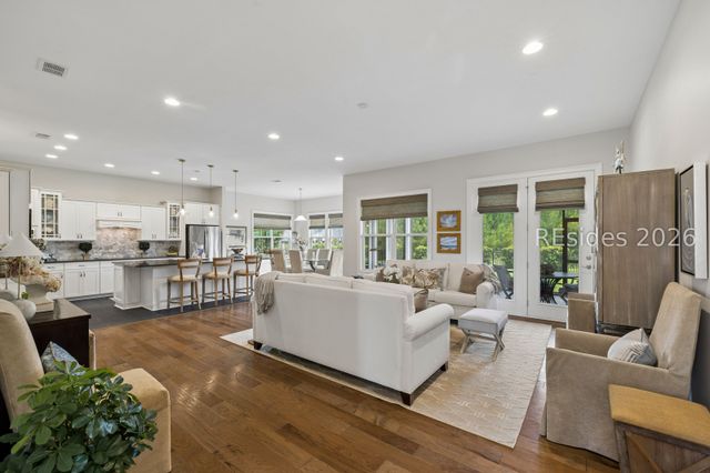 395 Castaway Dr, Bluffton, SC 29910