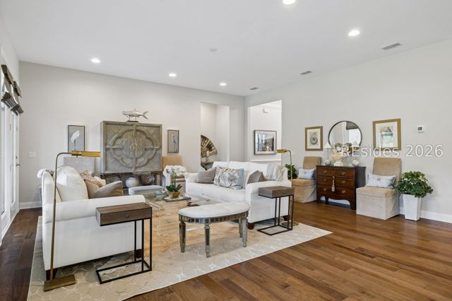 395 Castaway Dr, Bluffton, SC 29910