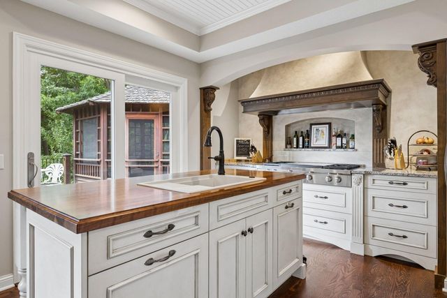 475 Highcroft Road, Wayzata, MN 55391