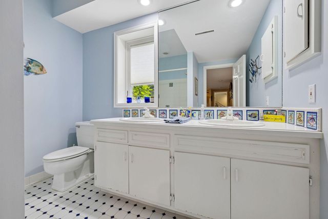 475 Highcroft Road, Wayzata, MN 55391