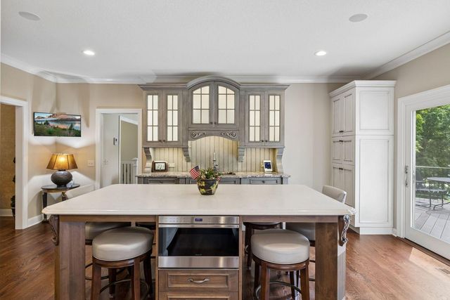 475 Highcroft Road, Wayzata, MN 55391