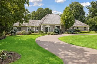 475 Highcroft Road, Wayzata, MN 55391