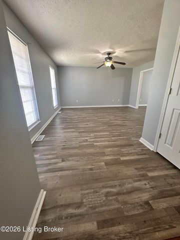 708 Clear Spring Ct, Elizabethtown, KY 42701