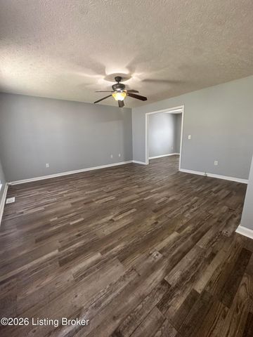 708 Clear Spring Ct, Elizabethtown, KY 42701