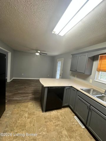 708 Clear Spring Ct, Elizabethtown, KY 42701