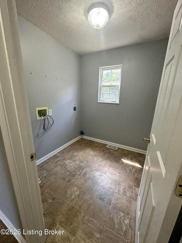 708 Clear Spring Ct, Elizabethtown, KY 42701