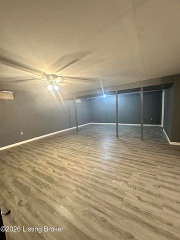 708 Clear Spring Ct, Elizabethtown, KY 42701