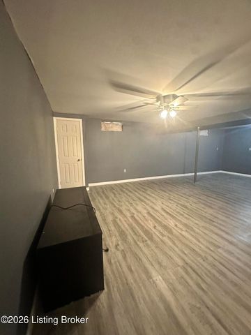 708 Clear Spring Ct, Elizabethtown, KY 42701