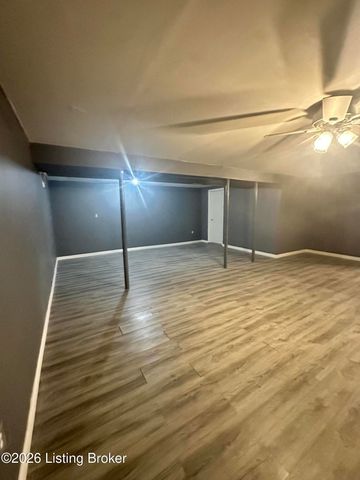 708 Clear Spring Ct, Elizabethtown, KY 42701
