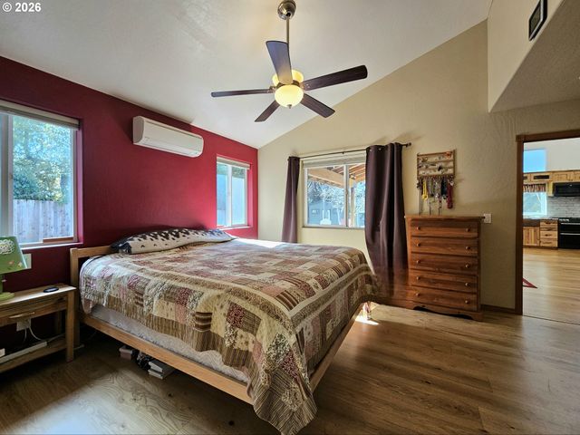 1006 RUTH Ln, Brookings, OR 97415