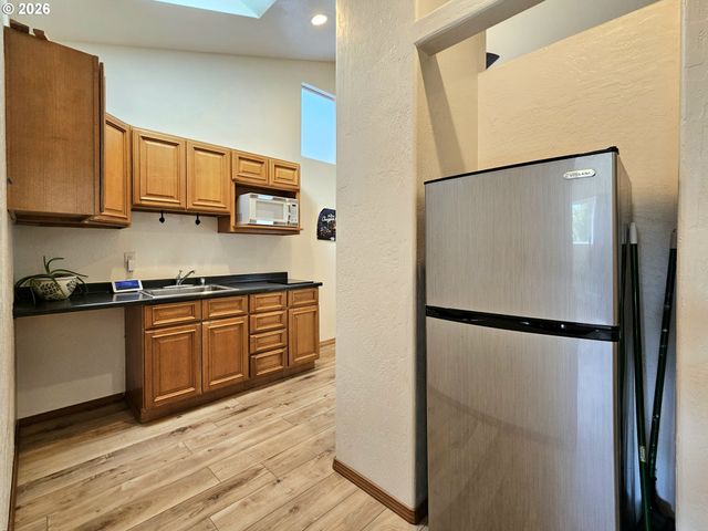 1006 RUTH Ln, Brookings, OR 97415