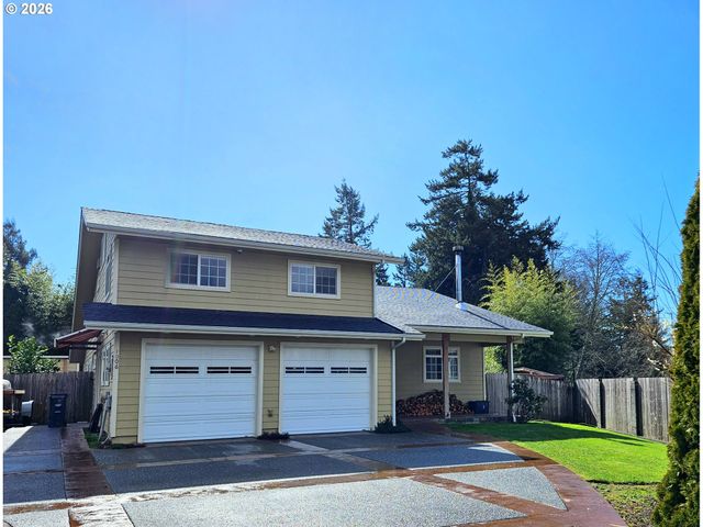 1006 RUTH Ln, Brookings, OR 97415
