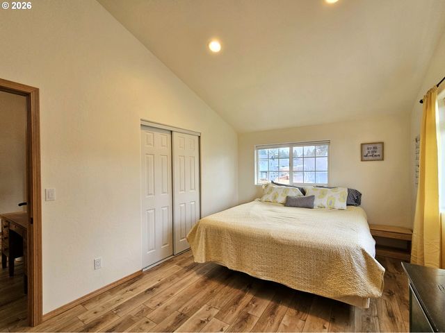 1006 RUTH Ln, Brookings, OR 97415