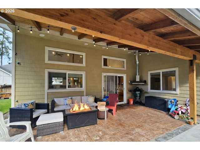 1006 RUTH Ln, Brookings, OR 97415