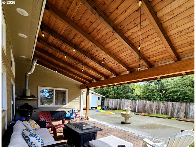 1006 RUTH Ln, Brookings, OR 97415