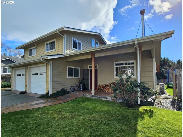 1006 RUTH Ln, Brookings, OR 97415