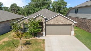 4401 Palmetto Bluff Drive, Mustang, OK 73064
