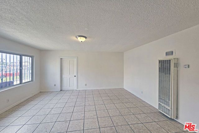 1214 E 82nd Street, Los Angeles, CA 90001